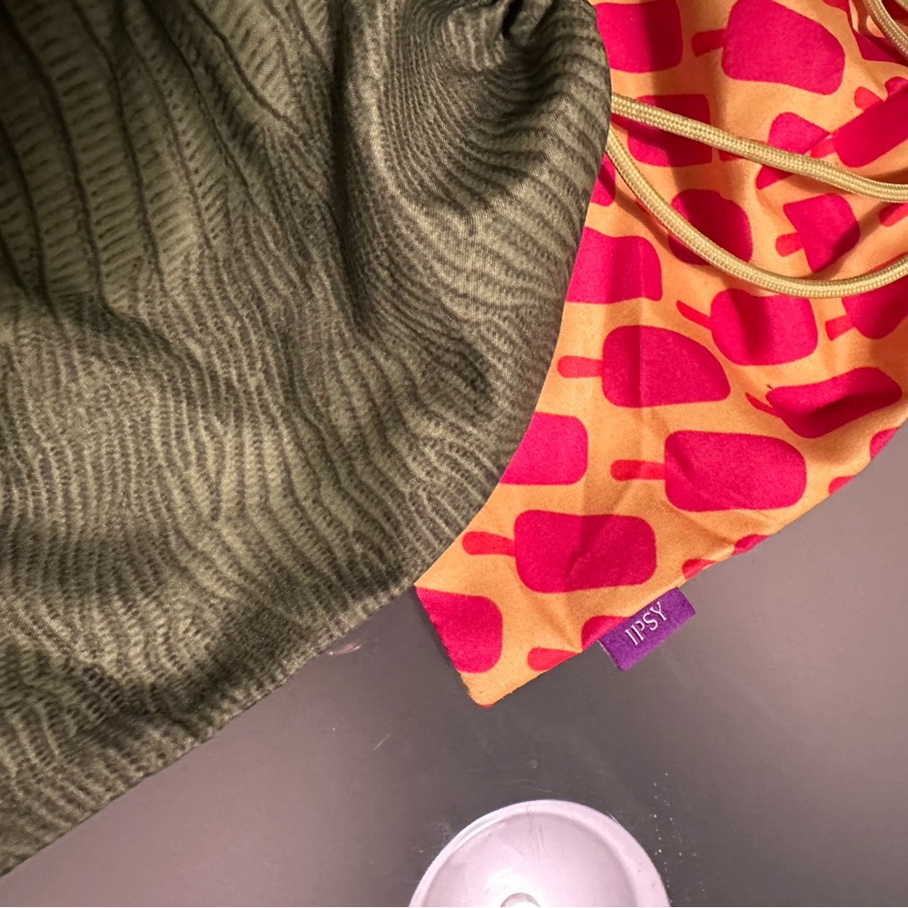 New! Ipsy Colorful Drawstring Bags Set - Picture 8 of 8